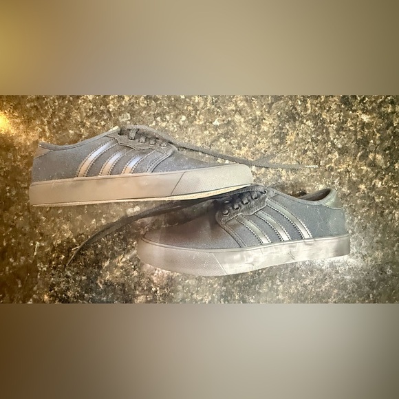 NIB ADIDAS SEELY SKATEBOARDING Black Men's size 7 SHOES - Picture 8 of 9